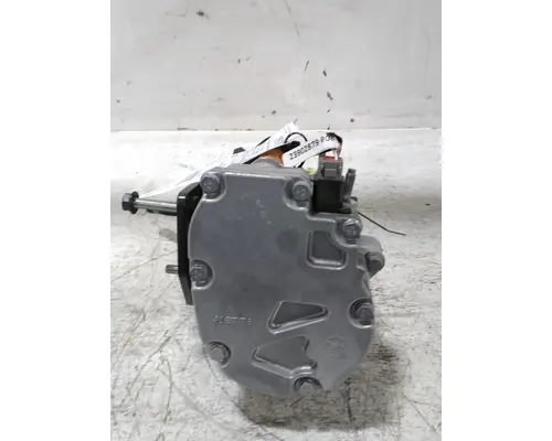 VOLVO VNL660 Air Conditioner Compressor
