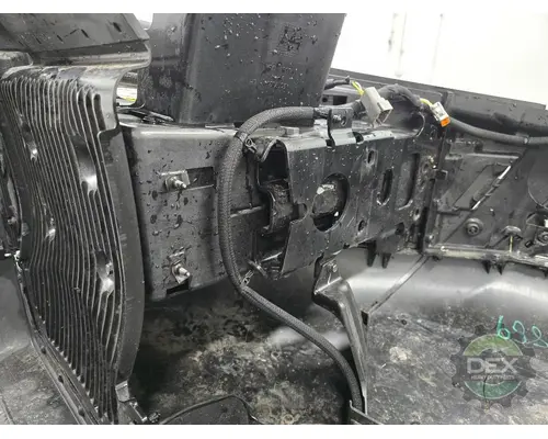 VOLVO VNL660 Bumper Assembly, Front