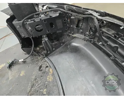 VOLVO VNL660 Bumper Assembly, Front