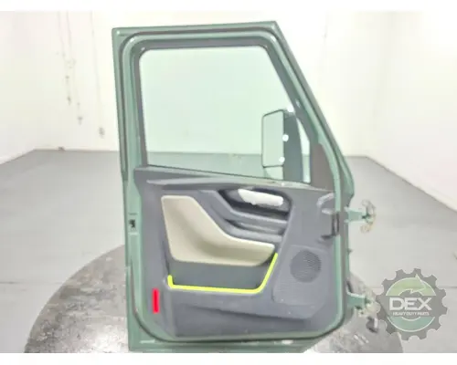 VOLVO VNL660 Door Assembly, Front