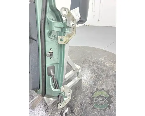 VOLVO VNL660 Door Assembly, Front