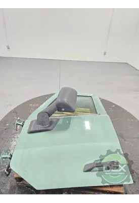 VOLVO VNL660 Door Assembly, Front
