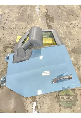 VOLVO VNL660 Door Assembly, Front