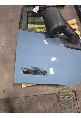 VOLVO VNL660 Door Assembly, Front