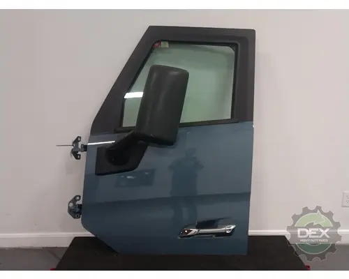 VOLVO VNL660 Door Assembly, Front