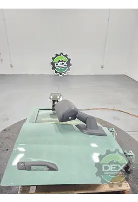 VOLVO VNL660 Door Assembly, Front