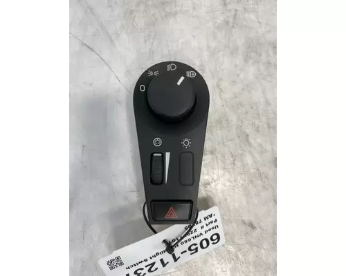 VOLVO VNL660 Instrument Cluster