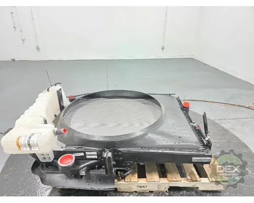 VOLVO VNL660 Radiator