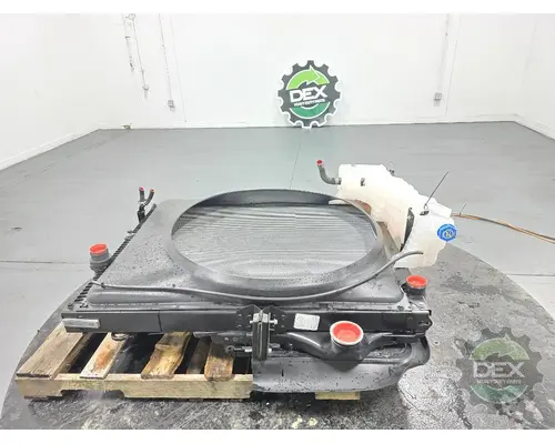 VOLVO VNL660 Radiator