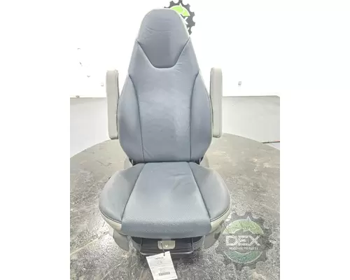 VOLVO VNL660 Seat, Front
