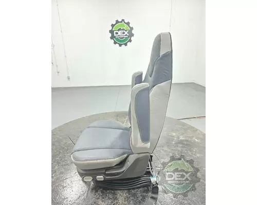 VOLVO VNL660 Seat, Front