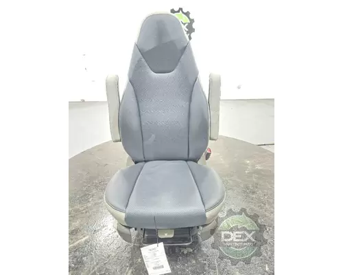 VOLVO VNL660 Seat, Front