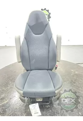 VOLVO VNL660 Seat, Front