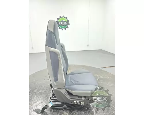 VOLVO VNL660 Seat, Front