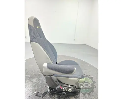 VOLVO VNL660 Seat, Front