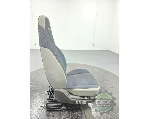 VOLVO VNL660 Seat, Front