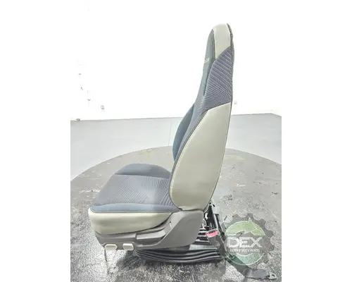 VOLVO VNL660 Seat, Front