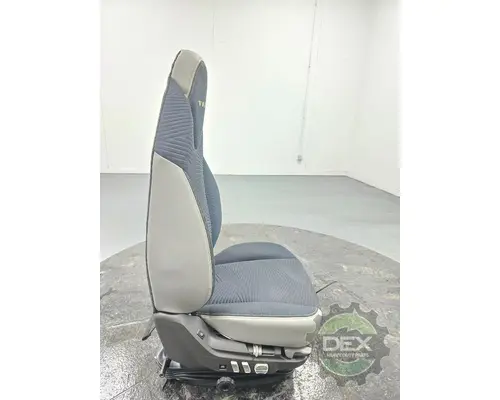 VOLVO VNL660 Seat, Front