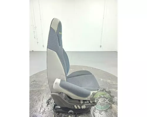 VOLVO VNL660 Seat, Front