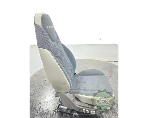 VOLVO VNL660 Seat, Front