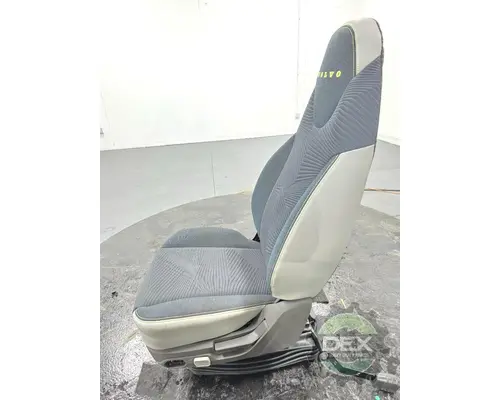 VOLVO VNL660 Seat, Front