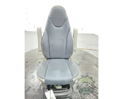 VOLVO VNL660 Seat, Front