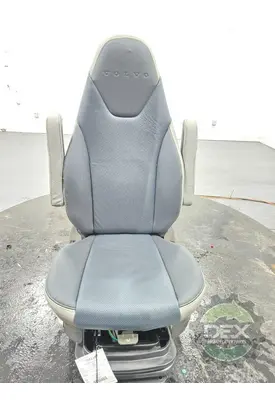 VOLVO VNL660 Seat, Front