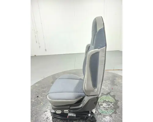 VOLVO VNL660 Seat, Front