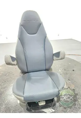 VOLVO VNL660 Seat, Front