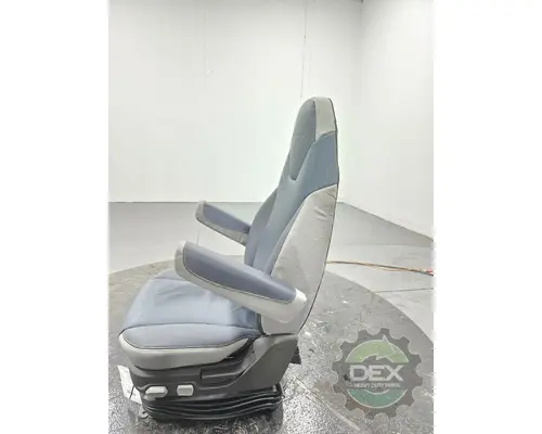 VOLVO VNL660 Seat, Front