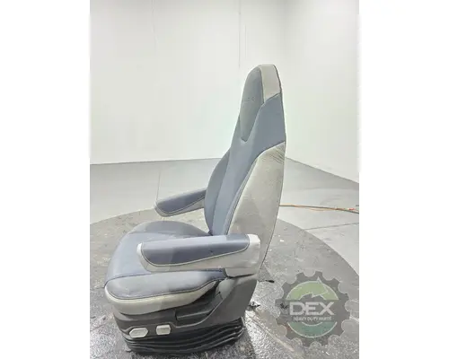 VOLVO VNL660 Seat, Front