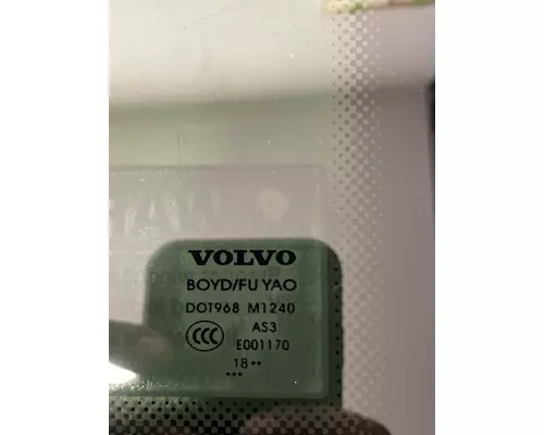 VOLVO VNL660 Sleeper Glass