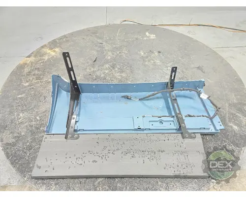 VOLVO VNL660 Spoiler, Front