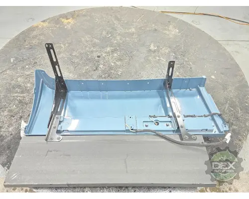 VOLVO VNL660 Spoiler, Front