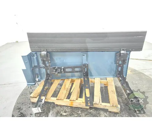 VOLVO VNL660 Spoiler, Front