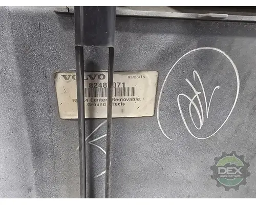 VOLVO VNL670 1644 bulb socket