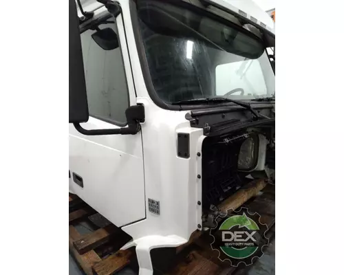 VOLVO VNL670 8102 cab, complete