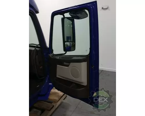 VOLVO VNL670 8102 cab, complete