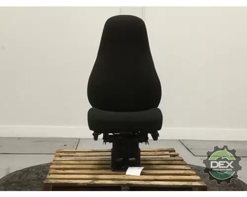 VOLVO VNL670 852 front seat, drivers seat, seat bench type