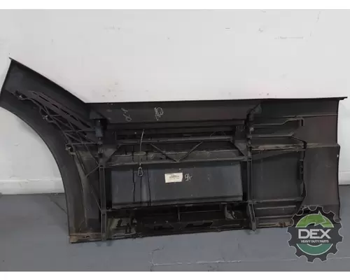 VOLVO VNL670 8916 chassis fairings