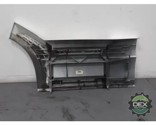 VOLVO VNL670 8916 chassis fairings