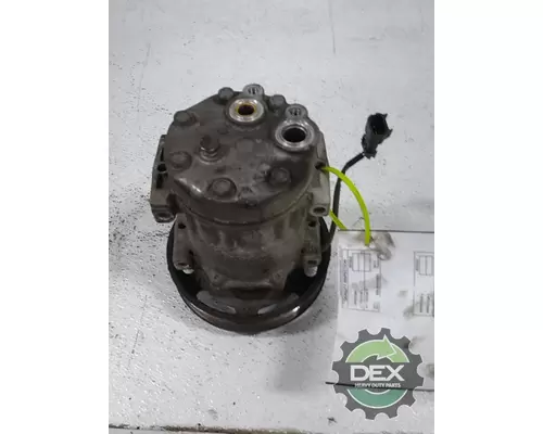 VOLVO VNL670 Air Conditioner Compressor