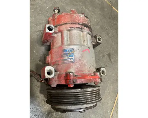 VOLVO VNL670 Air Conditioner Compressor