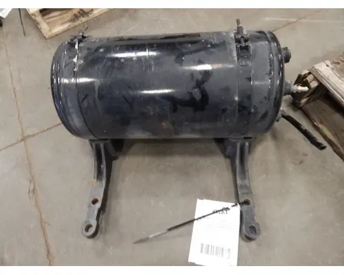 VOLVO VNL670 Air Tank