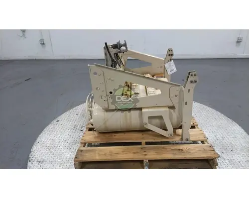 VOLVO VNL670 Battery Box