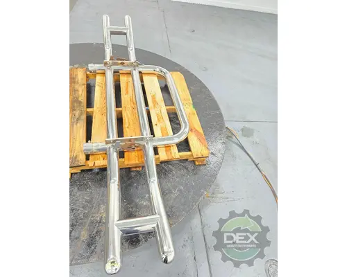 VOLVO VNL670 Bumper Assembly, Front