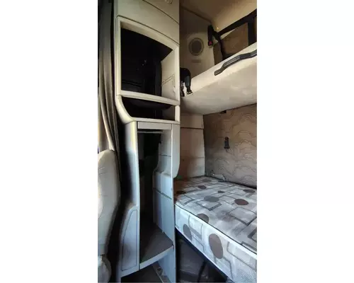 VOLVO VNL670 Cab Assembly