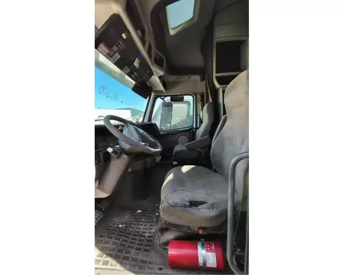 VOLVO VNL670 Cab Assembly