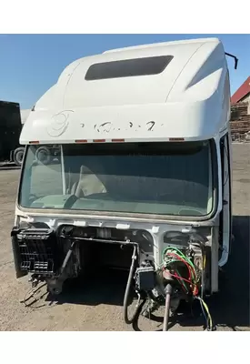 VOLVO VNL670 Cab Assembly