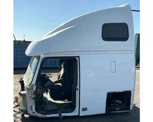 VOLVO VNL670 Cab Assembly